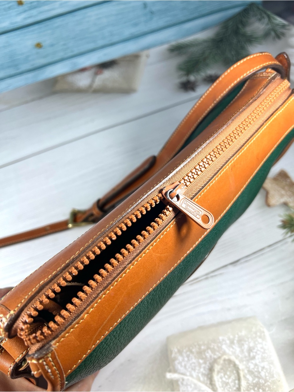 🦆 DOONEY & BOURKE FIR GREEN AND BRITISH TAN PEBBLED LEATHER CROSSBODY - Picture 13 of 16